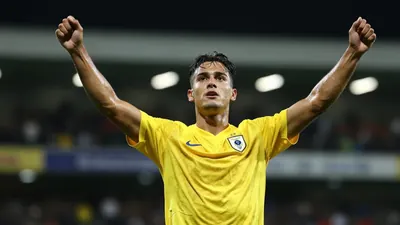Burton Albion scored a dramatic 95th-minute equaliser to draw 1-1 with Blackpool in a League One clash